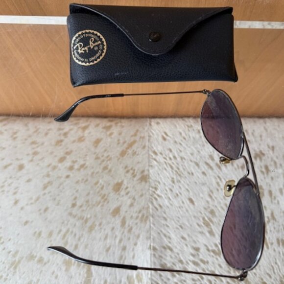 Pre-Loved Polarized Titanium Ray Ban Aviators with Blue/Purple Lenses - Picture 4 of 6